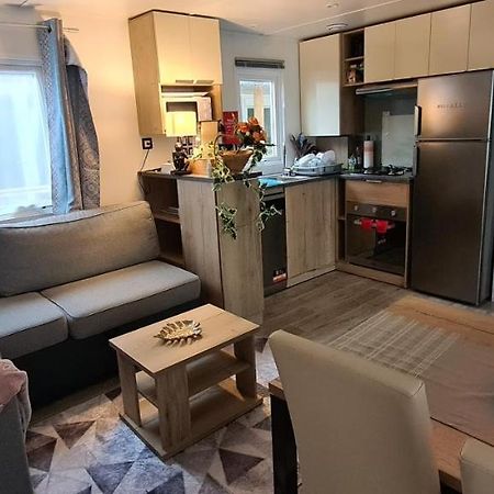 Mobilhome 2 Ch,1 Salon 40M2 De Charme Dans Camping *** Saint-Julien-en-Born Dış mekan fotoğraf