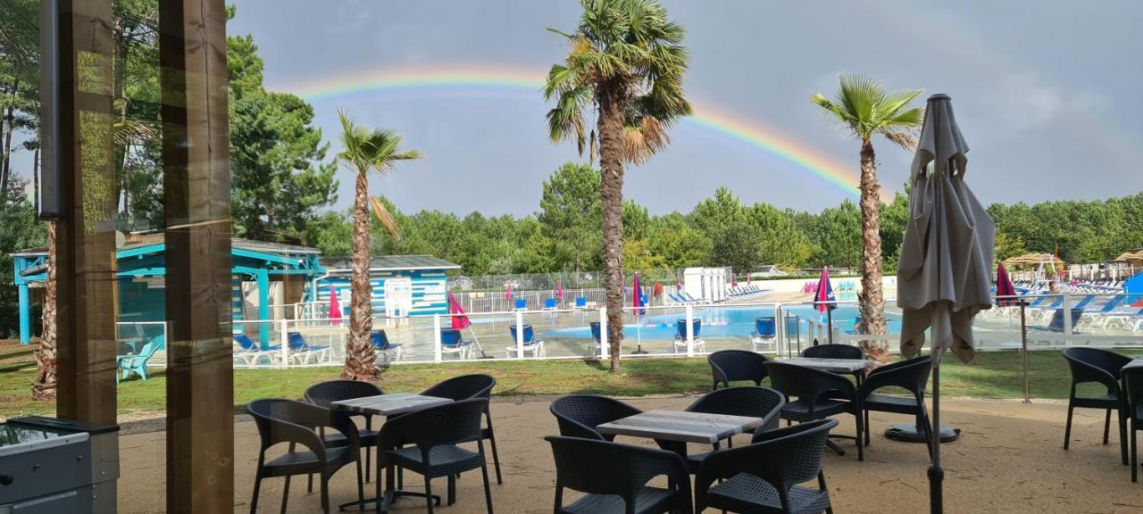 Mobilhome 2 Ch,1 Salon 40M2 De Charme Dans Camping *** Saint-Julien-en-Born Dış mekan fotoğraf