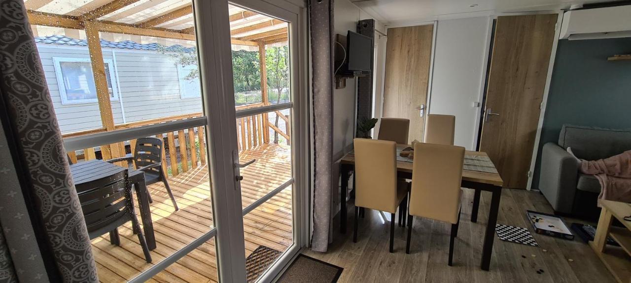 Mobilhome 2 Ch,1 Salon 40M2 De Charme Dans Camping *** Saint-Julien-en-Born Dış mekan fotoğraf